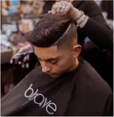 Exemplo de corte de cabelo masculino estilizado